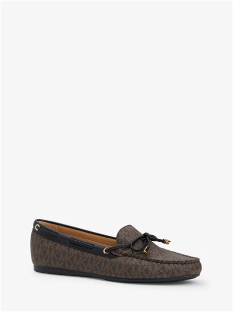 Sutton Logo Moccasin 